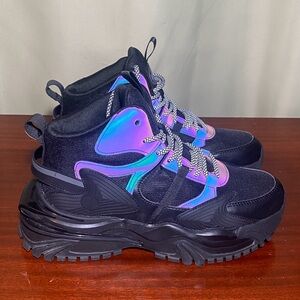 Javi Jiggy Sneaker Boots Black Reflective size 7Y